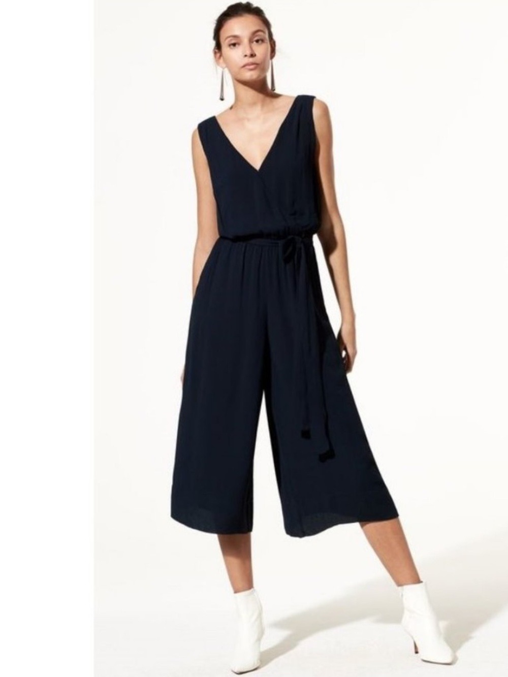 Babaton Maximillian Dark Navy V-Neck Wide-Leg Tie-Waist Jumpsuit size 4 - Picture 1 of 11
